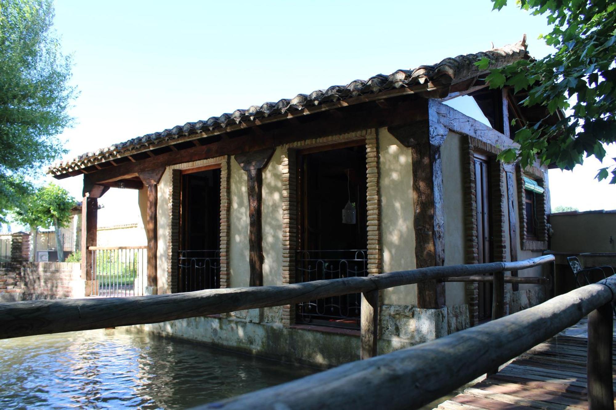 Saldaña Molino El Sotilloヴィラ エクステリア 写真